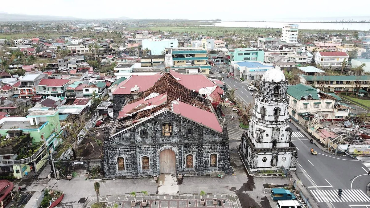At least seven dead as Super Typhoon Goni rips through Philippines