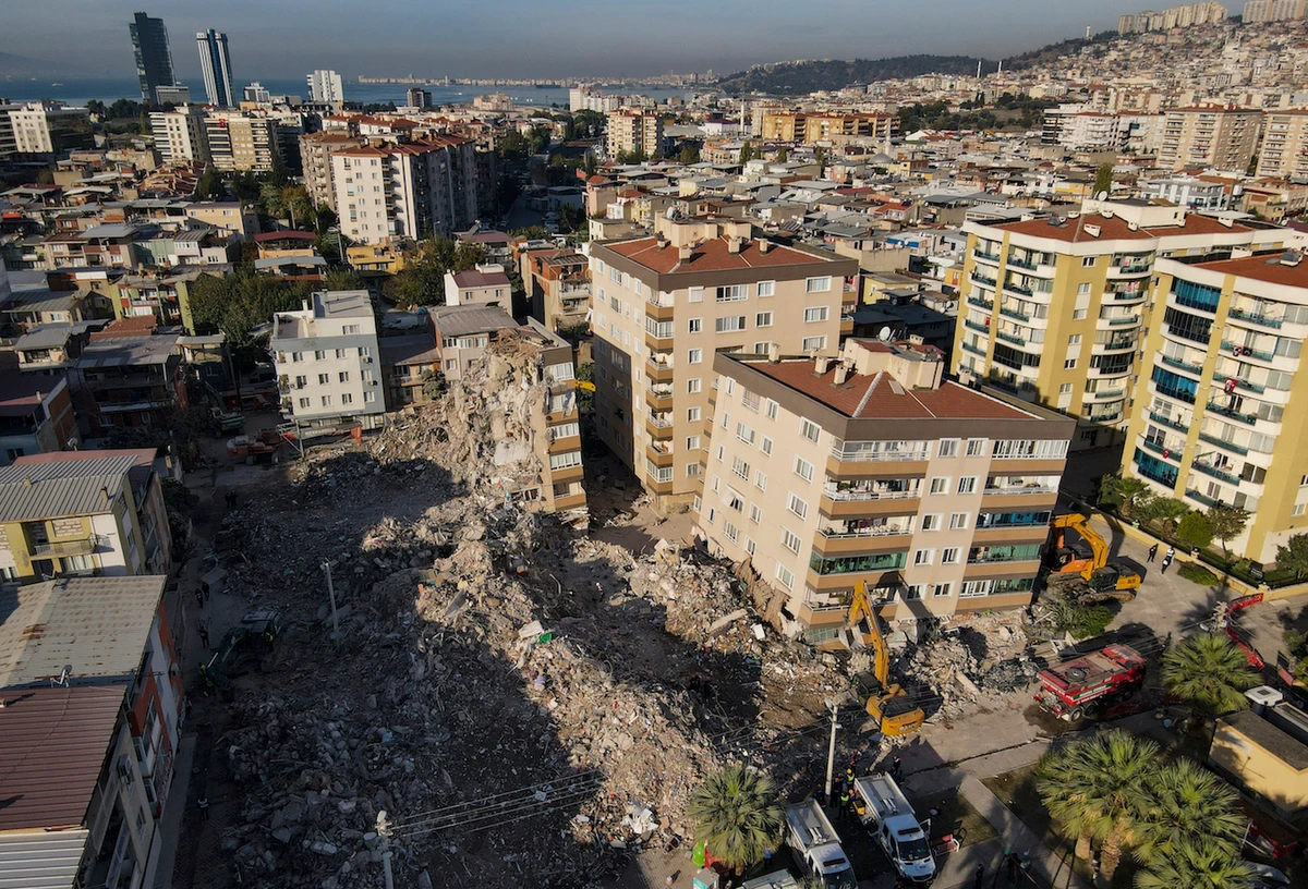 King Salman orders urgent aid to earthquake-hit Izmir