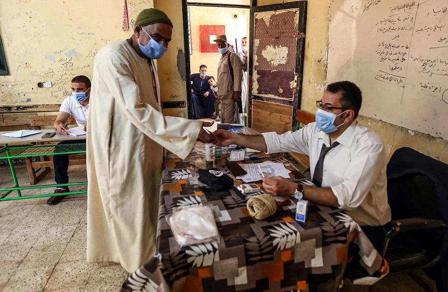 Polling centers opened at 9 a.m. in 13 of Egypt’s 27 provinces, including the capital Cairo and the restive northern part of the Sinai Peninsula. (File/AFP)