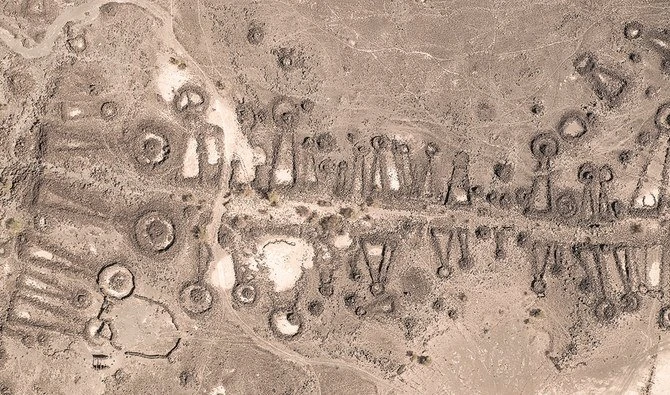 There are an estimated 917 kites around Khaybar built in varying shapes and sizes and some dating back to between the fifth and seventh centuries B.C. They resemble gates, triangles, kites, bull’s eyes, and keyholes. (Photos by Moath Alofi)