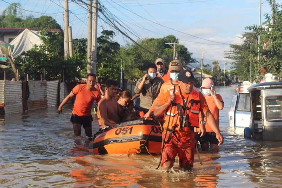 Philippine Coast Guard conduct a rescue operation, after Typhoon Vamco resulted in severe flooding, in the Cagayan Valley region in northeastern Philippines, Nov. 13, 2020. (File//AFP)