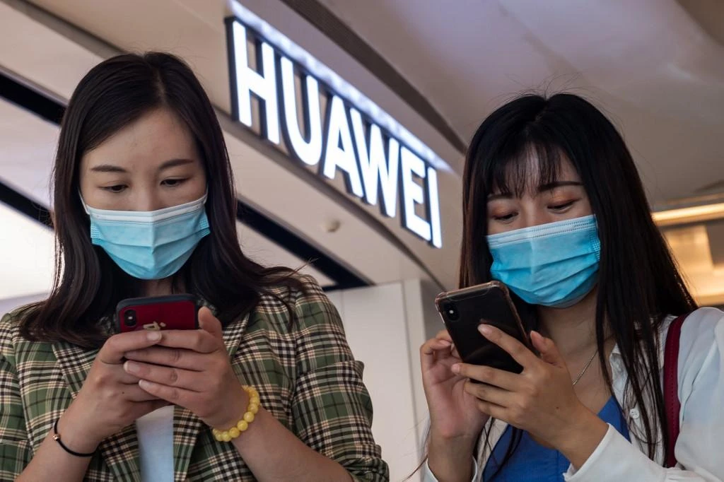 Huawei briefly overtook Samsung as the world’s biggest handset maker in the first half of this year, before shipments fell 23 percent to 51.7 million units in the third quarter. (AFP)