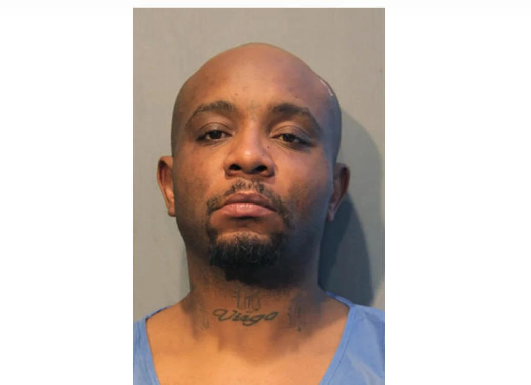 Man slain in Chicago dispute over hands in Thanksgiving food