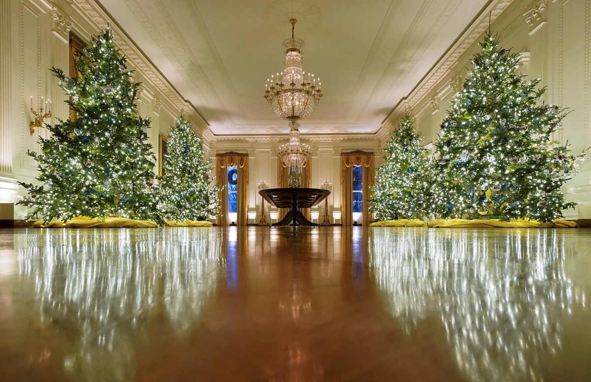 White House Christmas decor gives nod to 1st responders