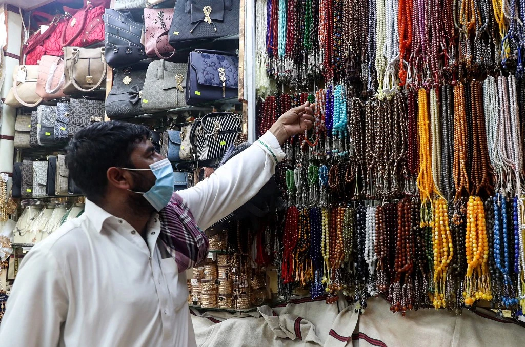 The Saudi labor initiative allows expatriate workers mobility and amends existing exit protocols. (AFP file photo)
