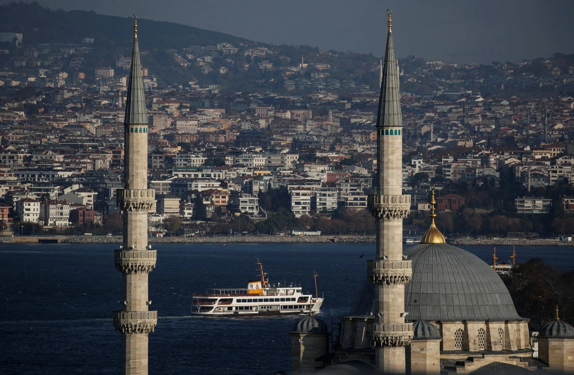 A ferry sails through Bosphorus during a two-day curfew amid the spread of the coronavirus disease (COVID-19), in Istanbul, Turkey, December 6, 2020. (Reuters)