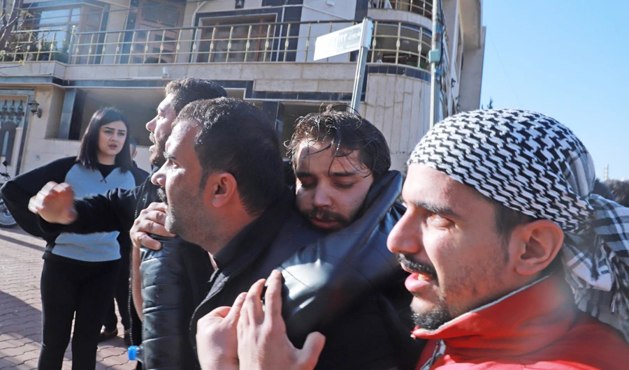 Hundreds protest against Kurdish  authorities  in northeast Iraq