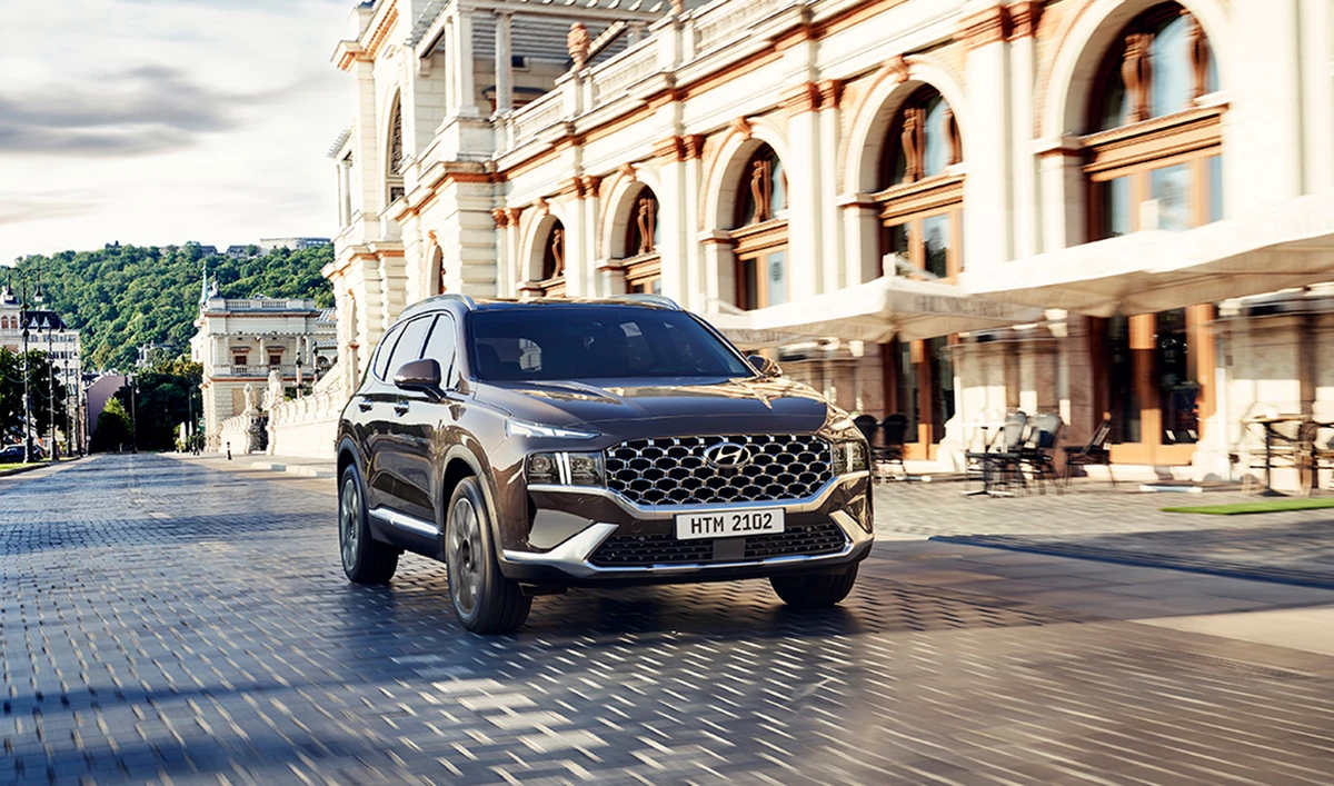 Hyundai launches Santa Fe facelift in Middle East