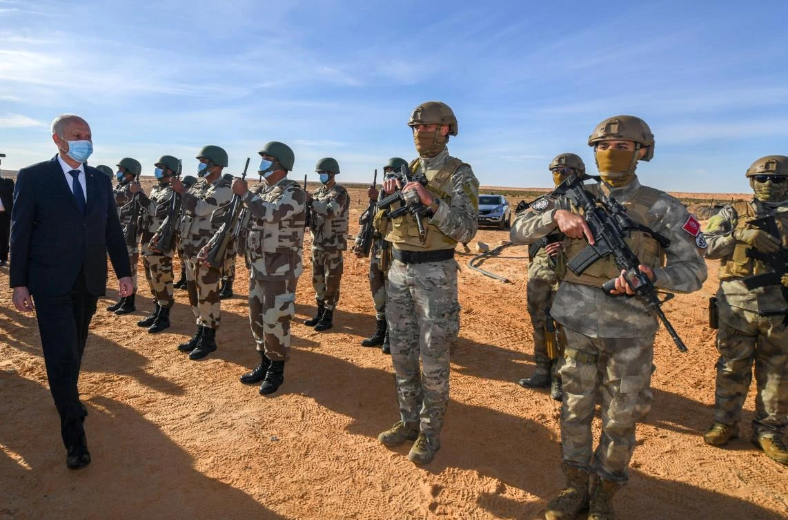 1 dead, dozens wounded in tribal clashes in southern Tunisia