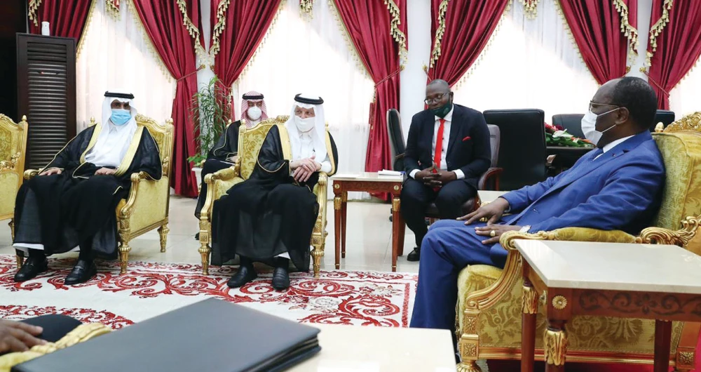 Saudi Minister of State for African Affairs Ahmed Al-Kattan met with Clement Mouamba, prime minister of the Republic of Congo in Brazzaville. (SPA)