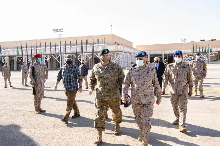 Saudi Arabia’s Chief of General Staff Gen. Fayyad Al-Ruwaili received Chairman of the US Joint Chiefs of Staff Lt.-Gen. Mark Milley. (SPA)