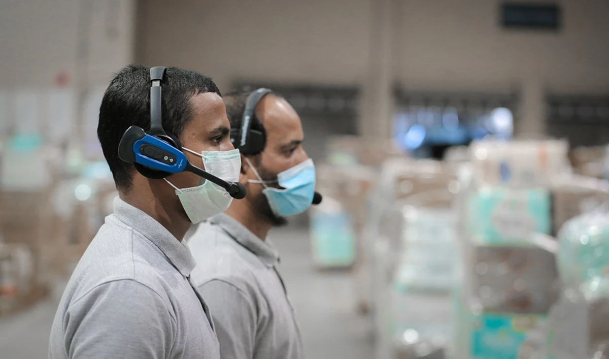 Honeywell Voice allows warehouse employees at Nahdi Medical Company to work both ‘hands-free’ and ‘eyes-free’ by using a wearable mobile device.