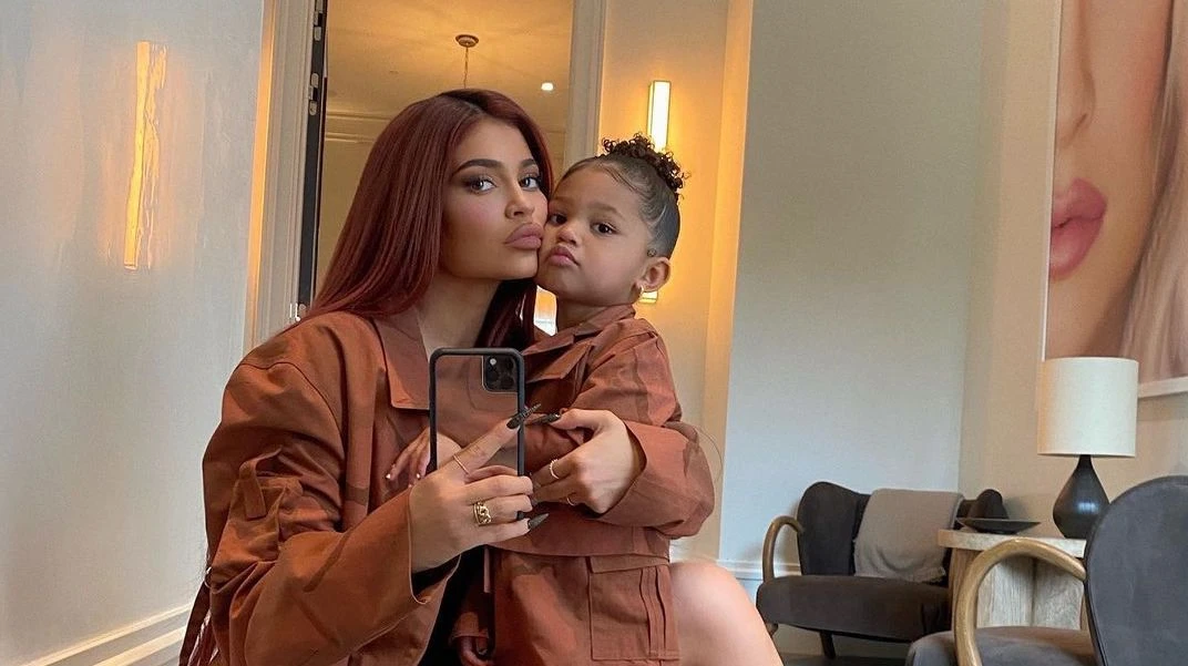 Kylie Jenner plays proud parent as toddler joins charity drive