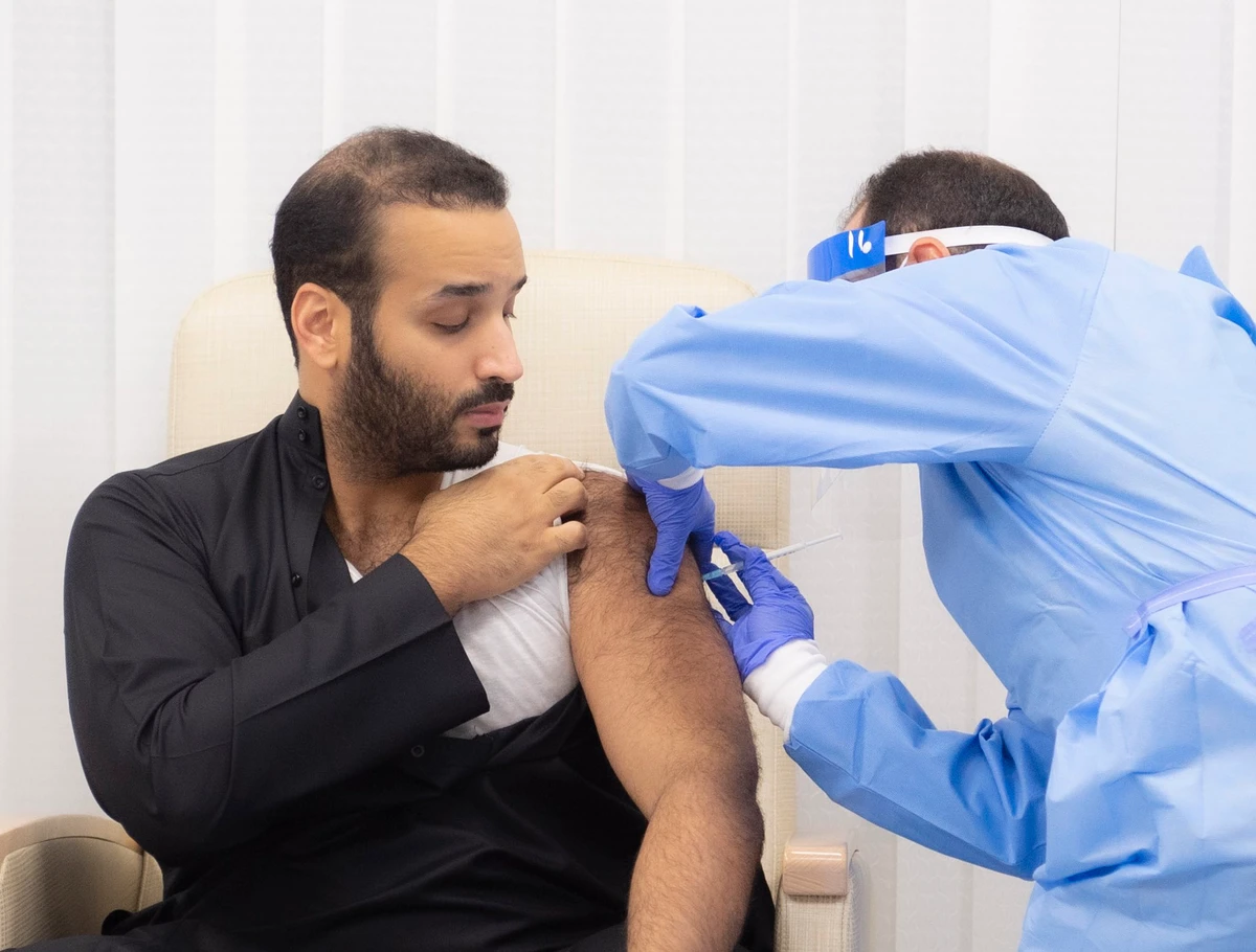 Saudi Crown Prince Mohammed bin Salman receives his first dose of a coronavirus vaccine on Dec. 25, 2020. (SPA)