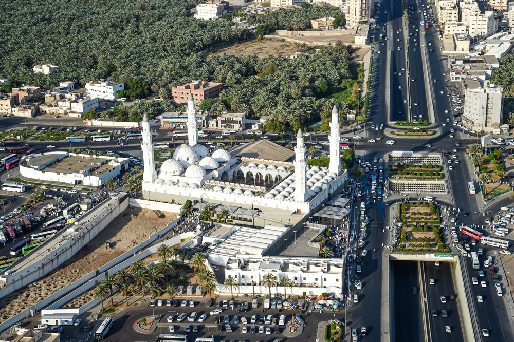 Madinah Regional Municipality signed an investment contract with United Othaim Co. to set up and operate a hotel and a commercial market. (Shutterstock/File Photo)
