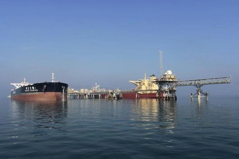 A ship is docked at Al-Basra oil terminal in the Middle East Gulf November 27, 2013. (Reuters)