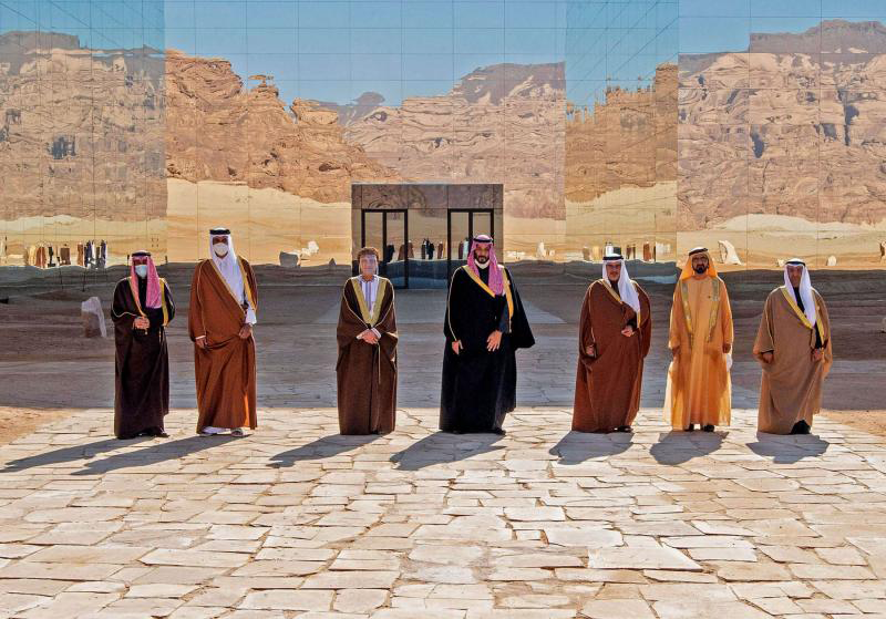 Gulf Cooperation Council leaders and representatives posing for a picture before the opening session of the 41st GCC summit in the Saudi city of al-Ula, January 5, 2020. (AFP)