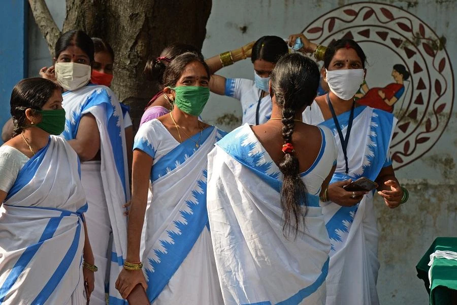 India, which has the world’s second highest number of pandemic cases — more than 10.2 million — has set an ambitious target of inoculating 300 million of its 1.3 billion people by mid-2021. (File/AFP)