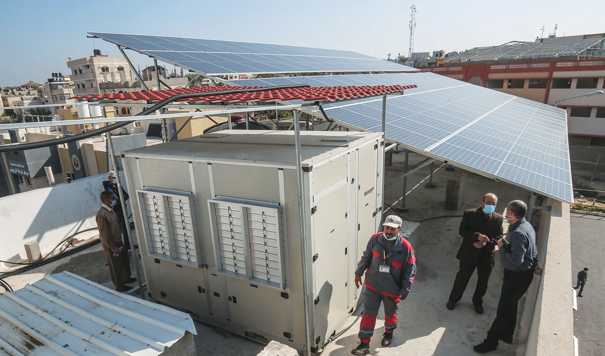 Israeli firm in Gaza extracts drinking water from air