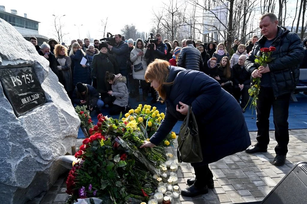 Iran dithering on crash probe, says Ukraine airline