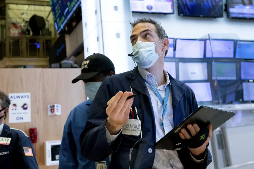 Stocks smash records as investors shrug off US violence