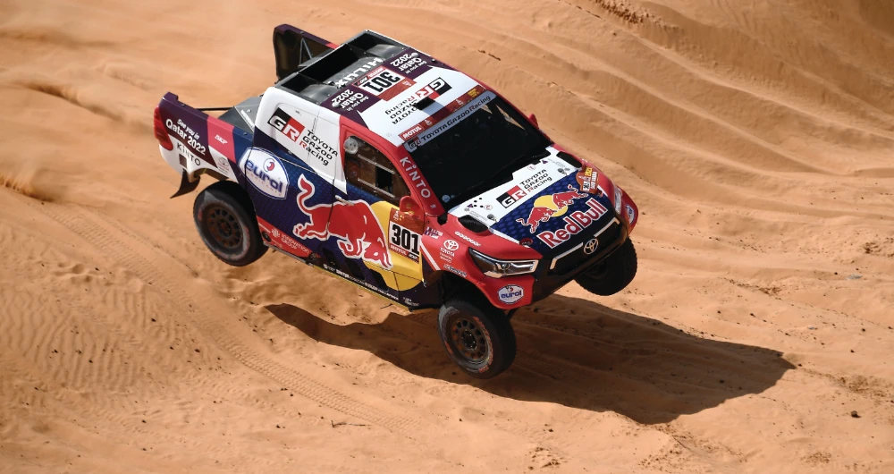 Defending champion Sainz wins sixth stage, Peterhansel leads