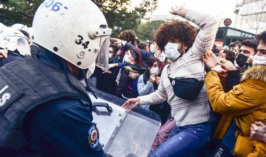 Turkish police clash with hundreds of students in Istanbul protesting the appointment of a political person as rector of their Bogazici University. (AP)