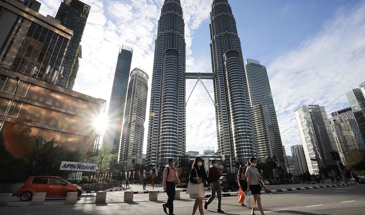 Malaysian king, PM announce state of emergency until August, national lockdowns over virus surge