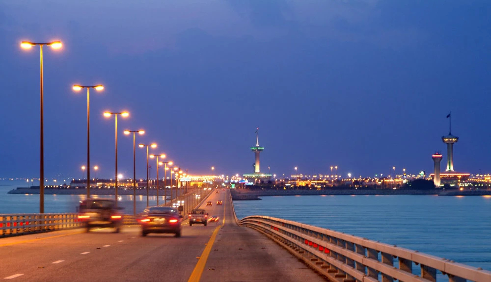 Saudi residents welcome decision to  waive COVID-19 tests at Bahrain border