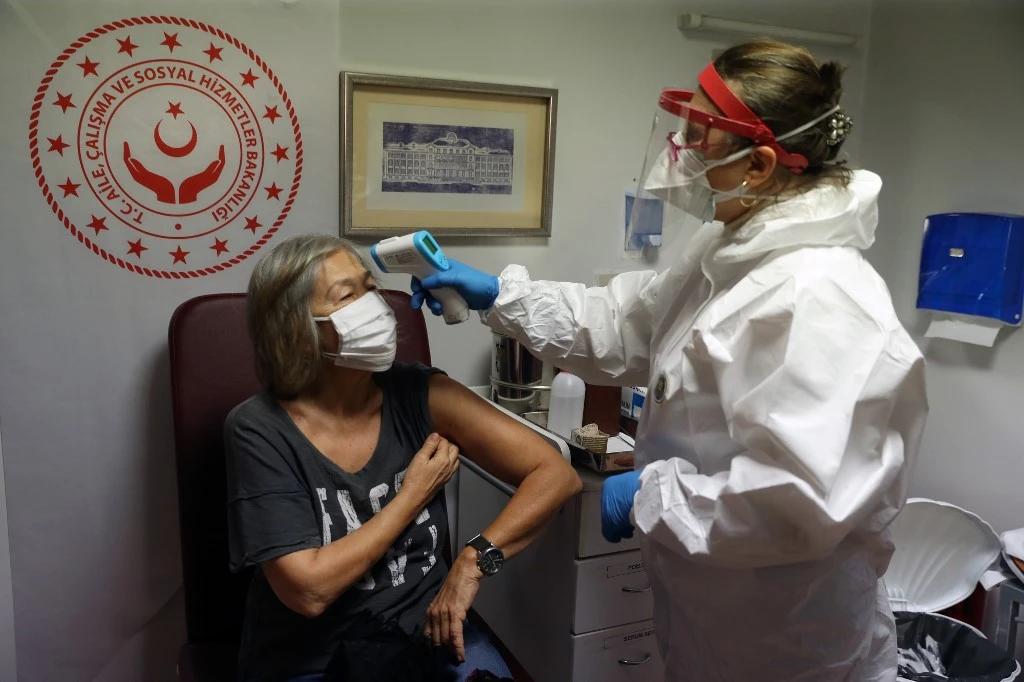 Coronavirus vaccine injections are administered in two doses, 28 days apart. (AFP file photo)