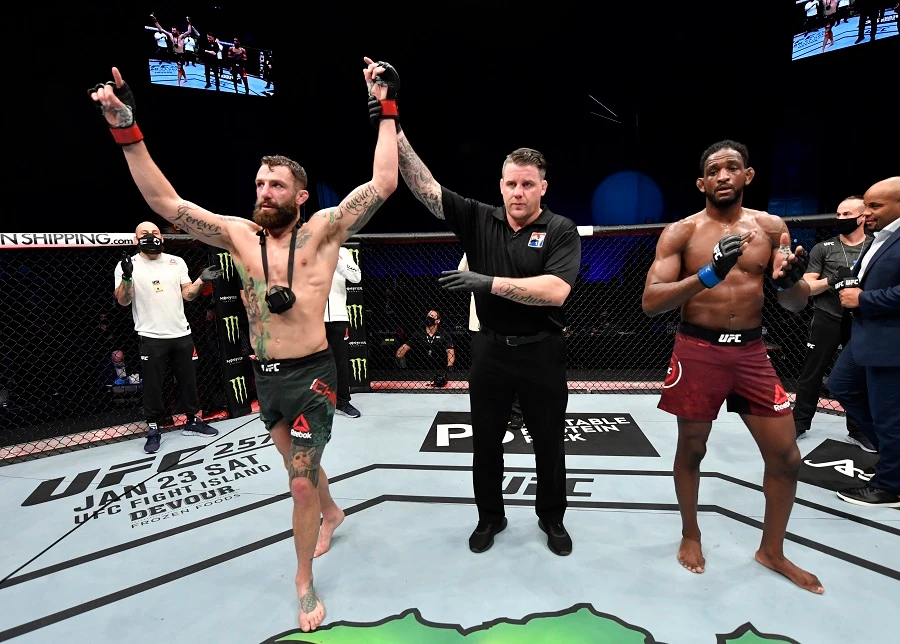American Welterweight Michael Chiesa defeate countryman Neil Magny in the night's main event. (Supplied)