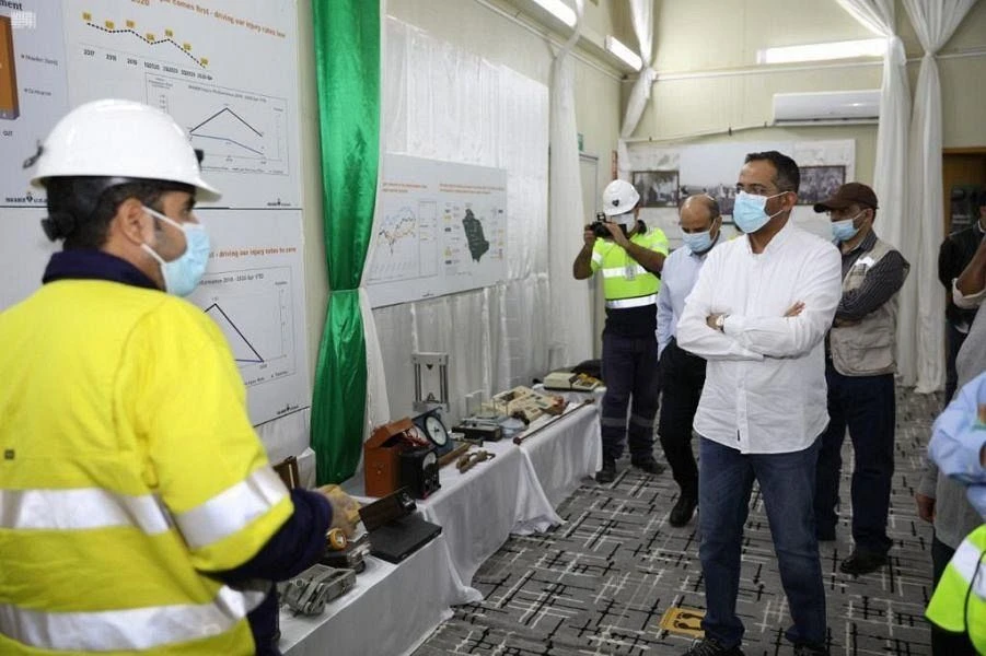 Minister of Industry and Mineral Resources Bandar bin Ibrahim Al-Khorayef inspected the old and largest gold mine in the Kingdom. (SPA)
