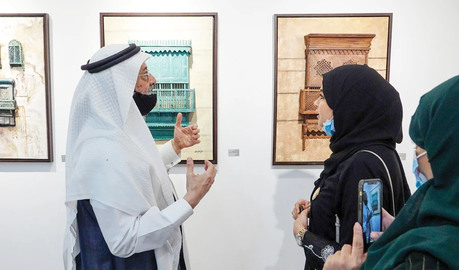 In the display, titled ‘Rawasheen,’ (plural for rowshan), Saudi artist and trainer Ibtihal Bajnaid gathered some of the country’s most prominent and up-and-coming artists under the auspices of the city of Jeddah. (AN photos by Huda Bashatah)