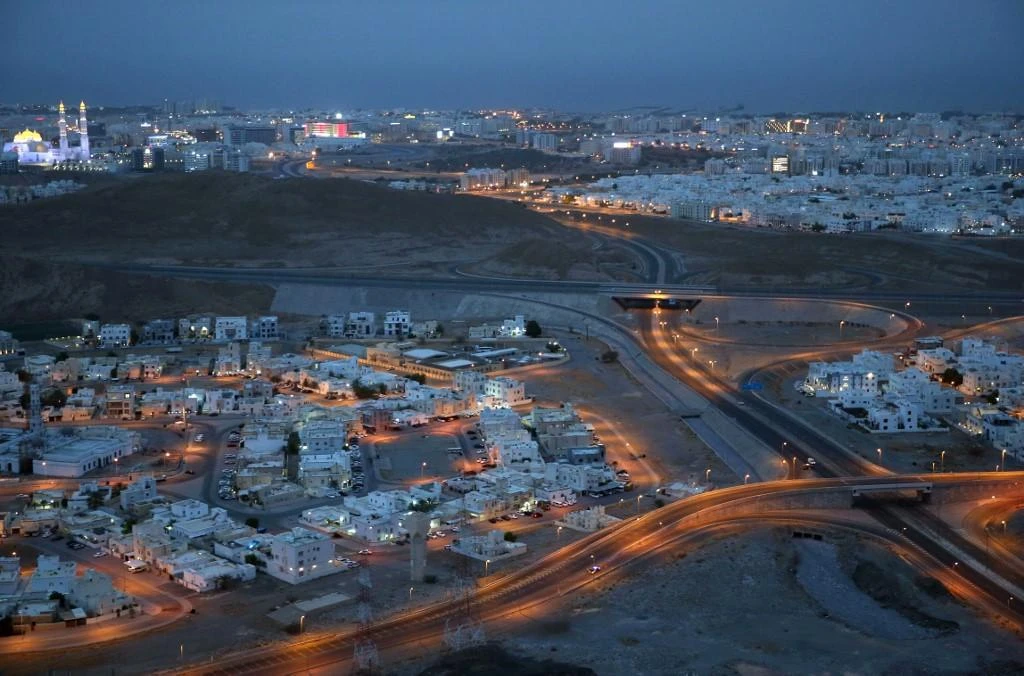 Oman land border closure extended by a week on coronavirus concerns