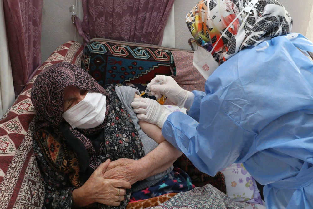 Will Turkey’s refugees be vaccinated against the coronavirus?