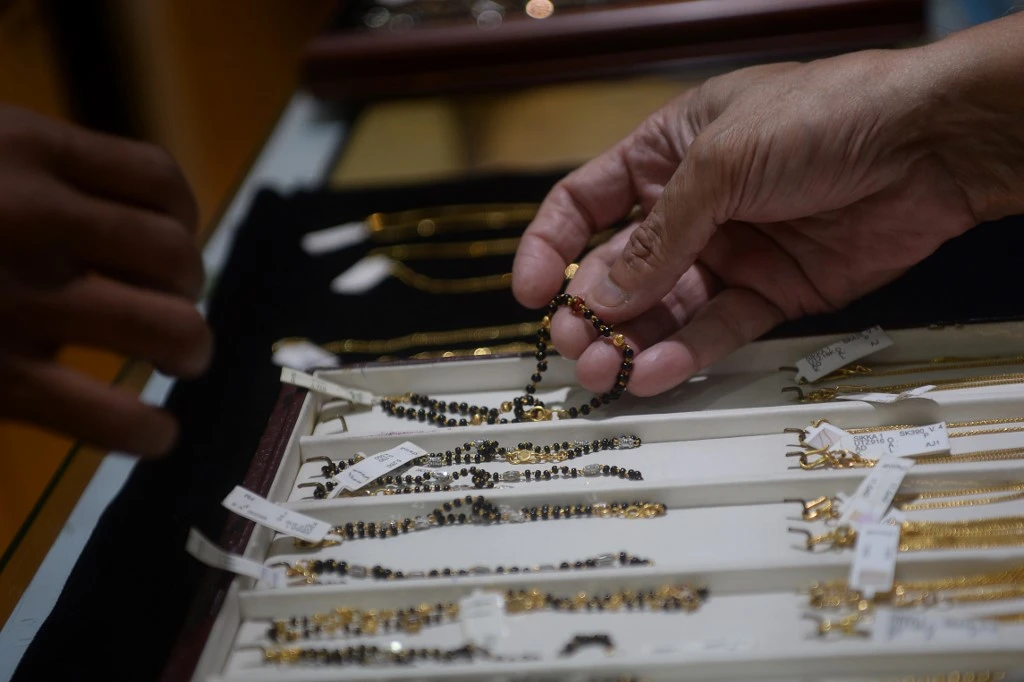Spot gold dipped 0.2 percent to $1,846.42 per ounce by 0349 GMT. US gold futures eased 0.3 percent to $1,845.30. (File/AFP)