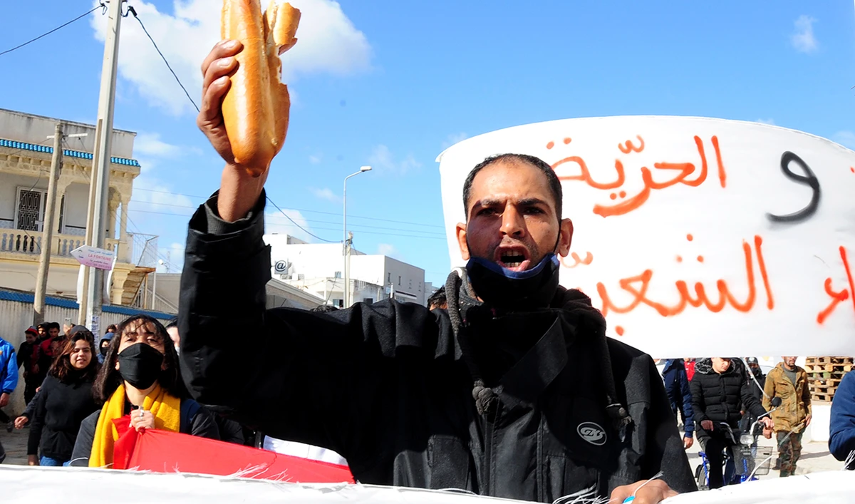 Tunisian press syndicate raps police over night arrest