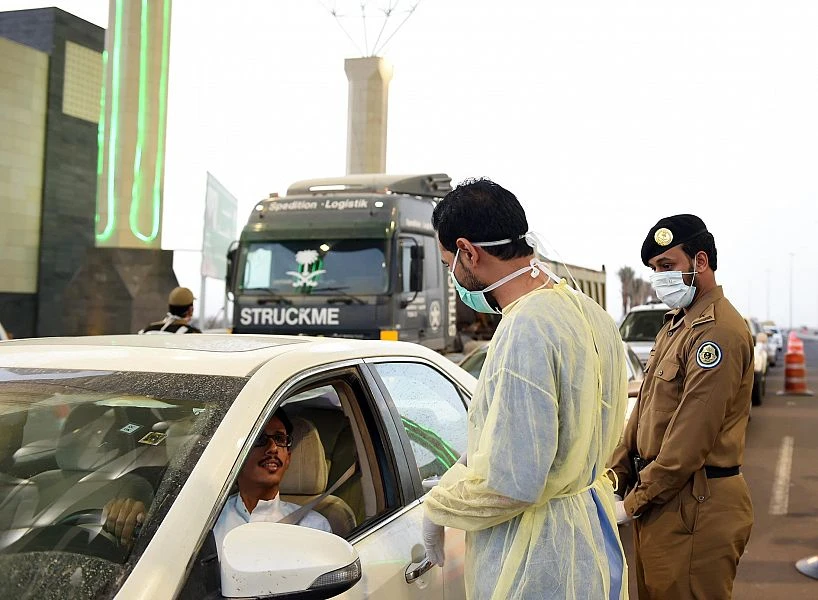 The coronavirus pandemic has affected over 100 million people globally and the death toll has reached around 2.16 million. (File/SPA)