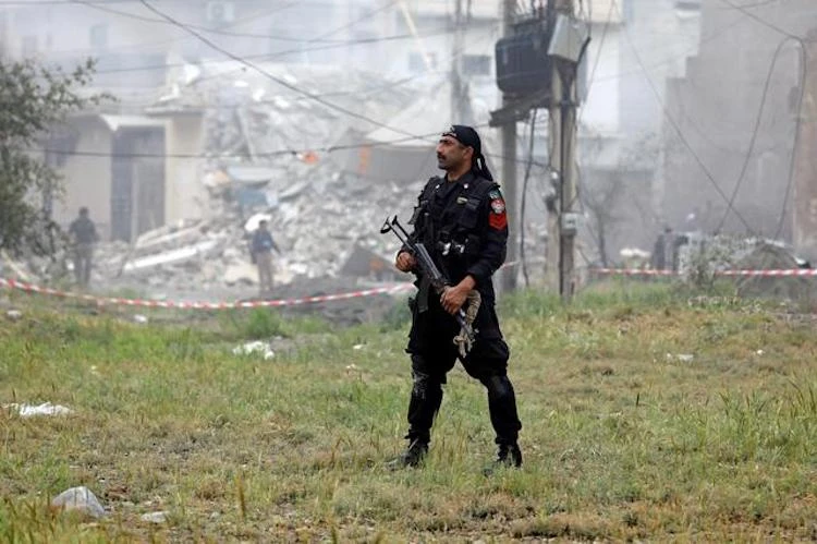 Pakistan arrests key militant over Iran terror links