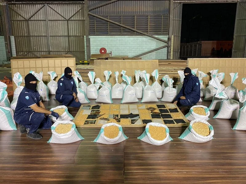 Saudi Customs in Dammam said they seized over 14 million Captagon pills hidden inside the recesses of wooden panels during an X-ray scan carried out as part of customs procedure. (SPA)