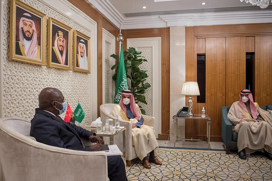 Saudi Arabia’s Minister of Foreign Affairs, Prince Faisal bin Farhan, receives his Angolan counterpart, Tete Antonio, at the ministry’s headquarters in the capital Riyadh on Sunday, Jan. 31, 2021. (SPA)