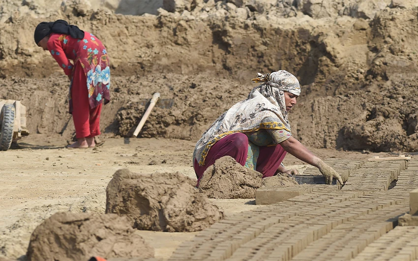Brick Kiln bonded labour remains common practice in Pakistan