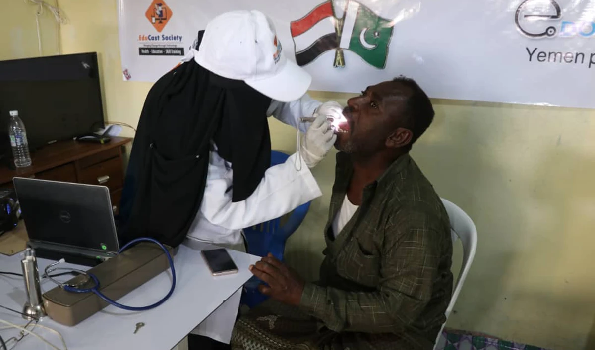A staffer examines a patient at the facility in Abyan, Yemen. (Supplied)