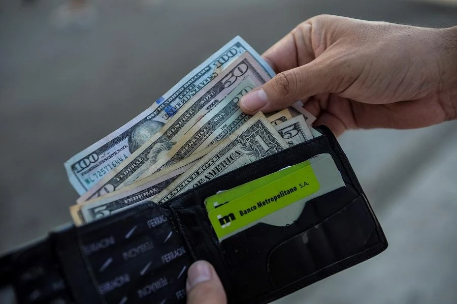 A buy back into the US currency was long overdue, some analysts said, with speculators’ net dollar selling near a 10-year peak. (File/AFP)