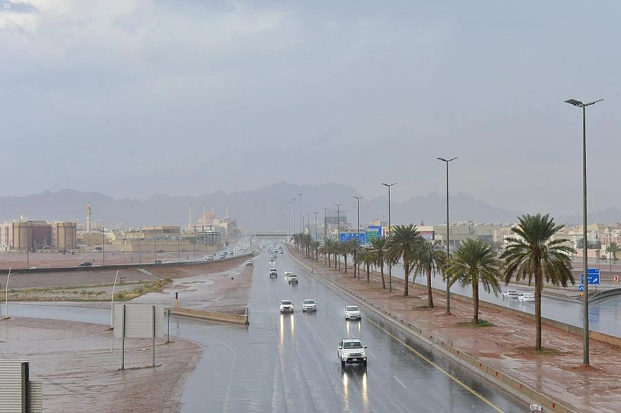 Saudi civil defense called on the public to be wary of the potential dangers of the severe weather conditions and to avoid places where torrents gather. Pictured Hail. (File/SPA)