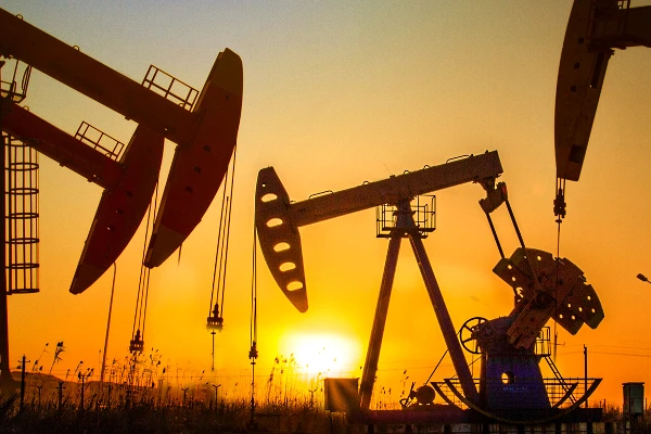 International benchmark Brent crude was trading up 0.4 percent at $57.67 per barrel. (Argaam)