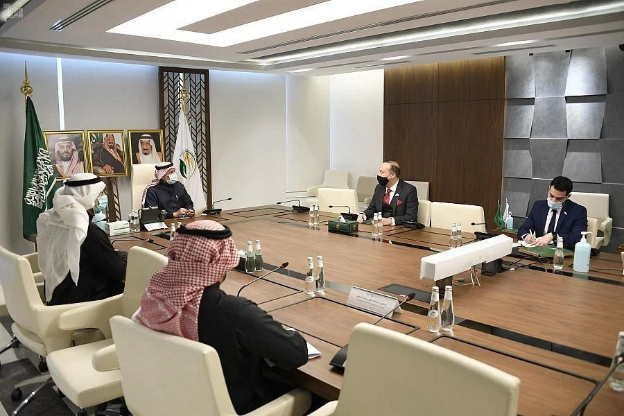 Lebanon’s Ambassador to Saudi Arabia Fawzi Kabbara meets Dr. Abdullah Al-Rabeeah, supervisor general of KSrelief, in Riyadh. (SPA)