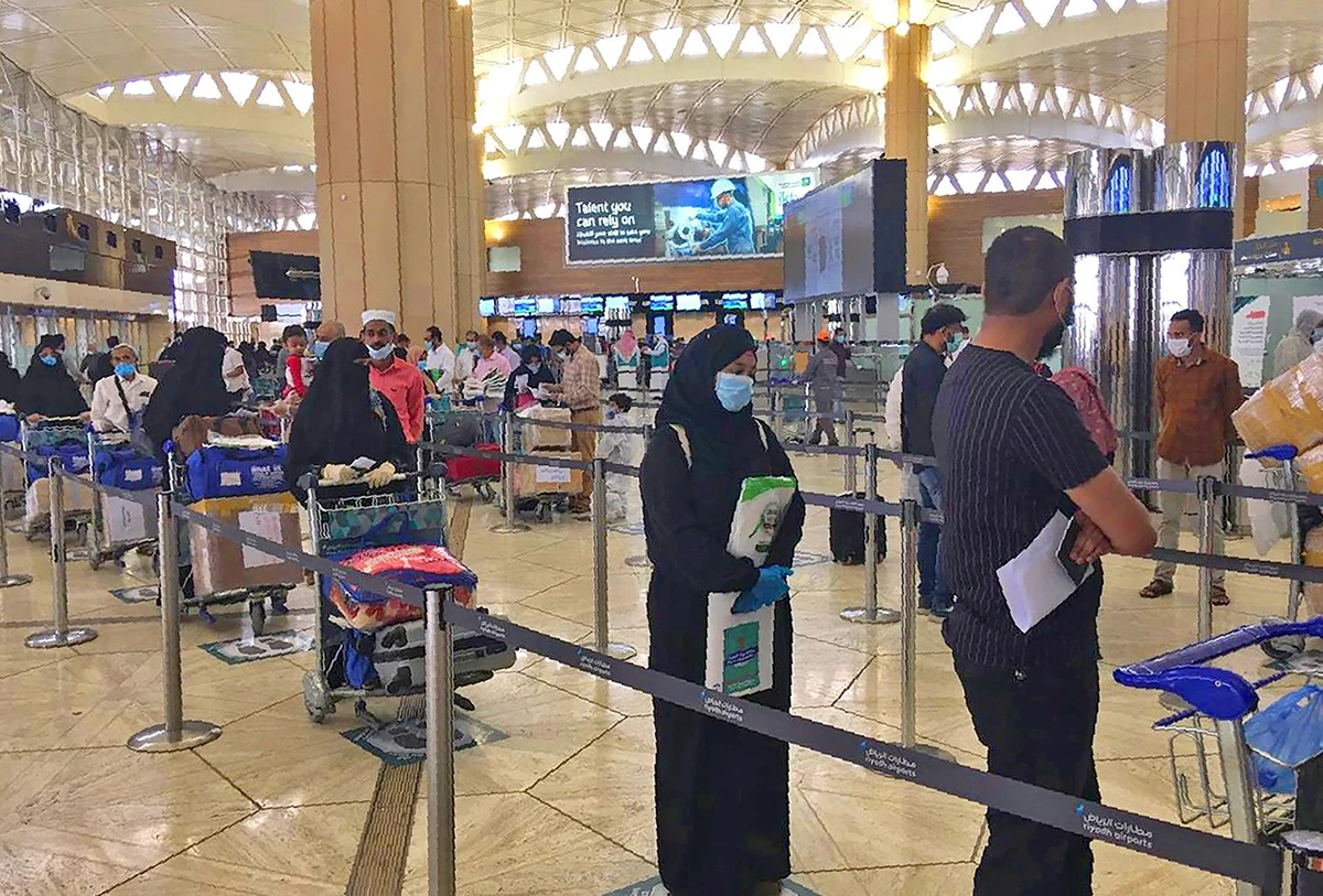 On their way to Saudi Arabia, expats stranded in Dubai may be forced home
