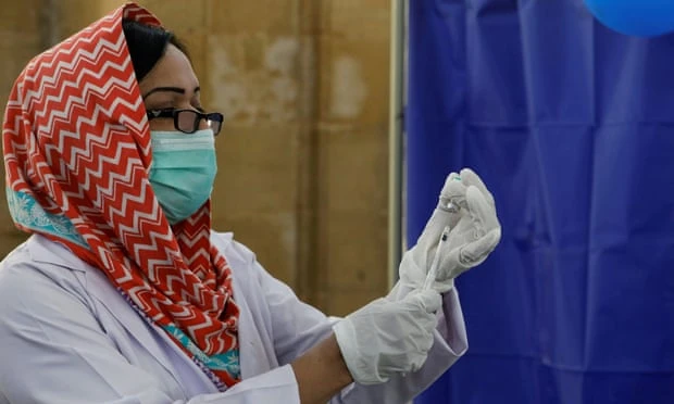 Fears over Covid vaccine access in Pakistan as private imports sanctioned
