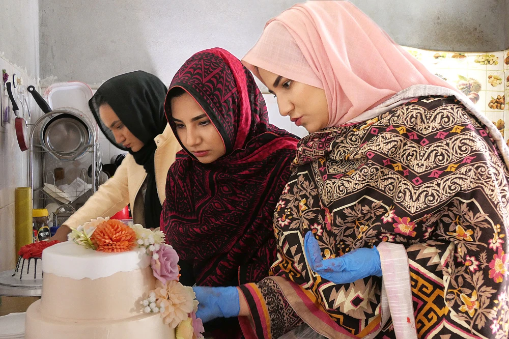 Rising stars: Pakistani sisters fight terror with sweet treats